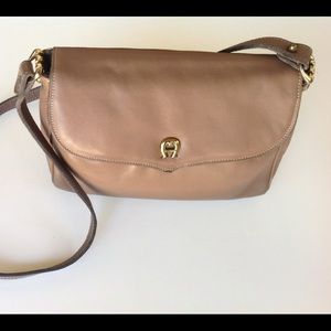 ETIENNE AIGNER TAUPE LEATHER SHOULDER BAG/HANDBAG